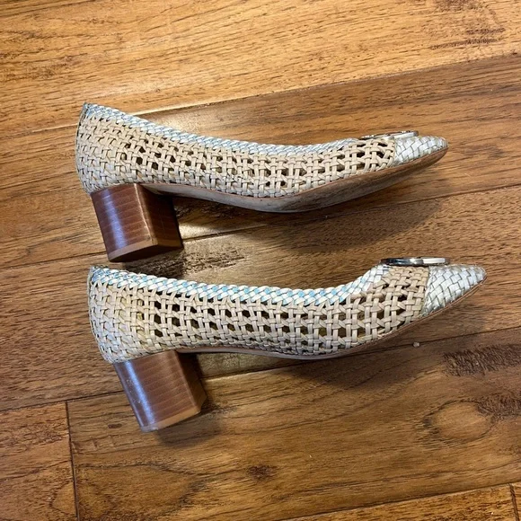 Tory Burch Chelsea woven leather pumps in light taupe and metallic silver sz 8 - Picture 2 of 7